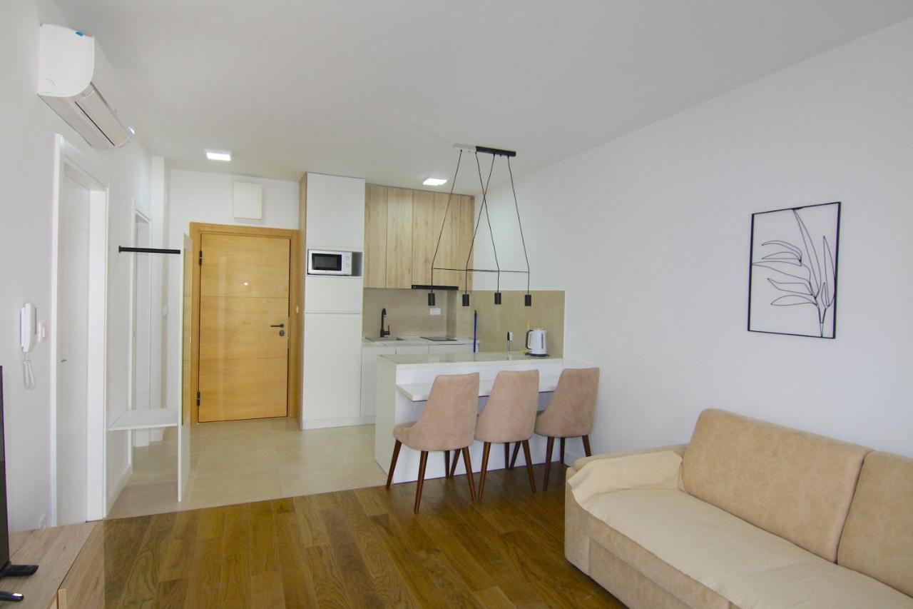 Apartment Lora Zmajeva, 7