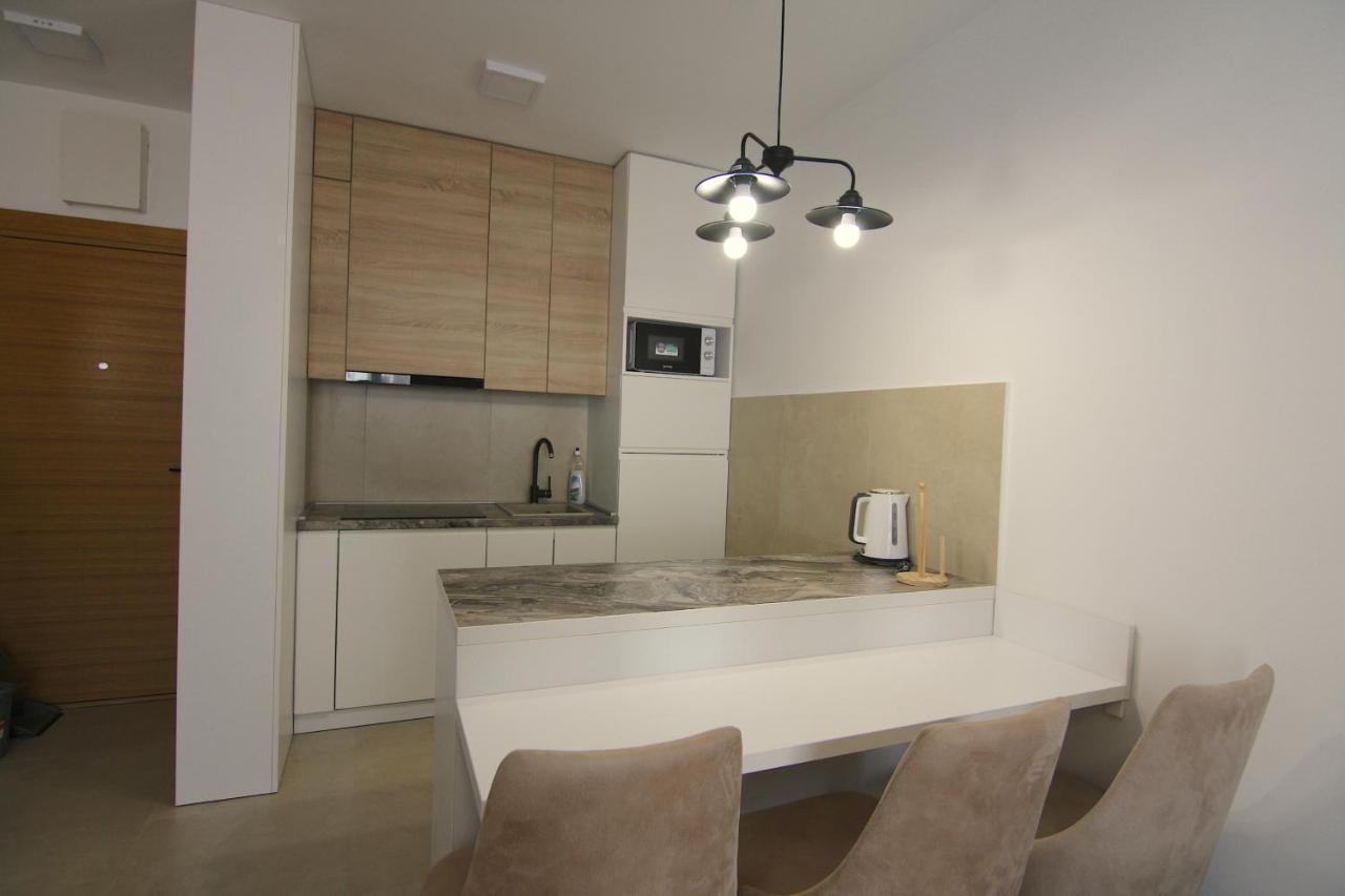 Lora Zmajeva, 7 Apartment *