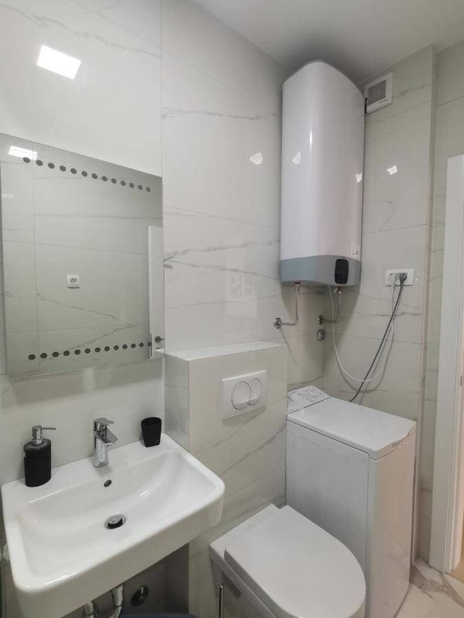 Lora Zmajeva, 7 Apartment Budva