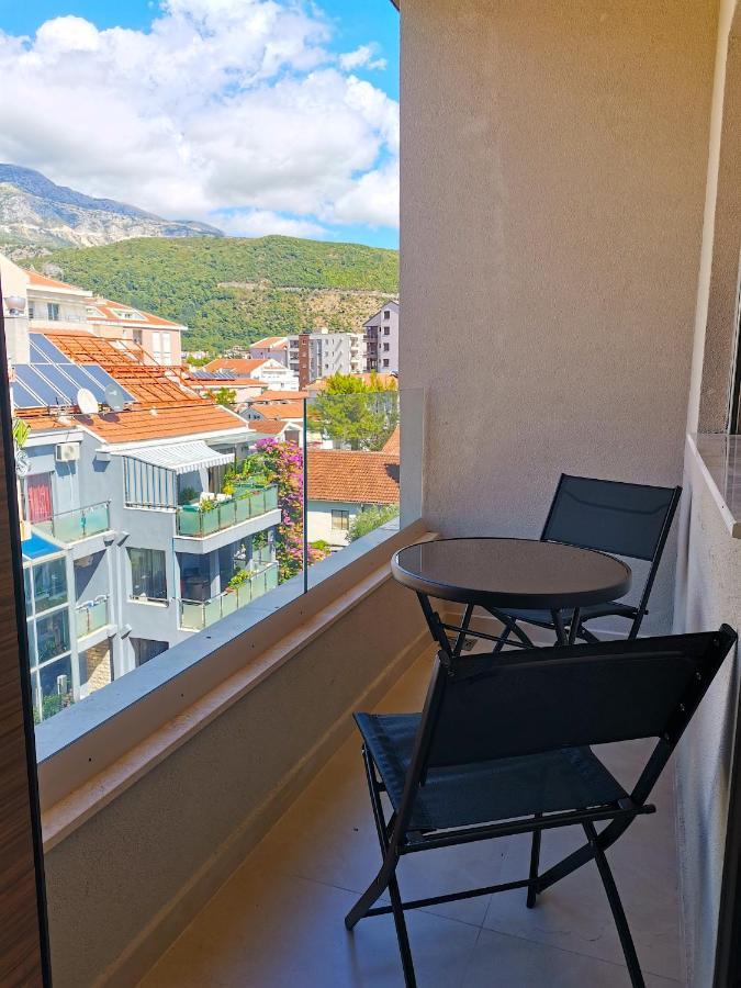 Apartment Lora Zmajeva, 7 *