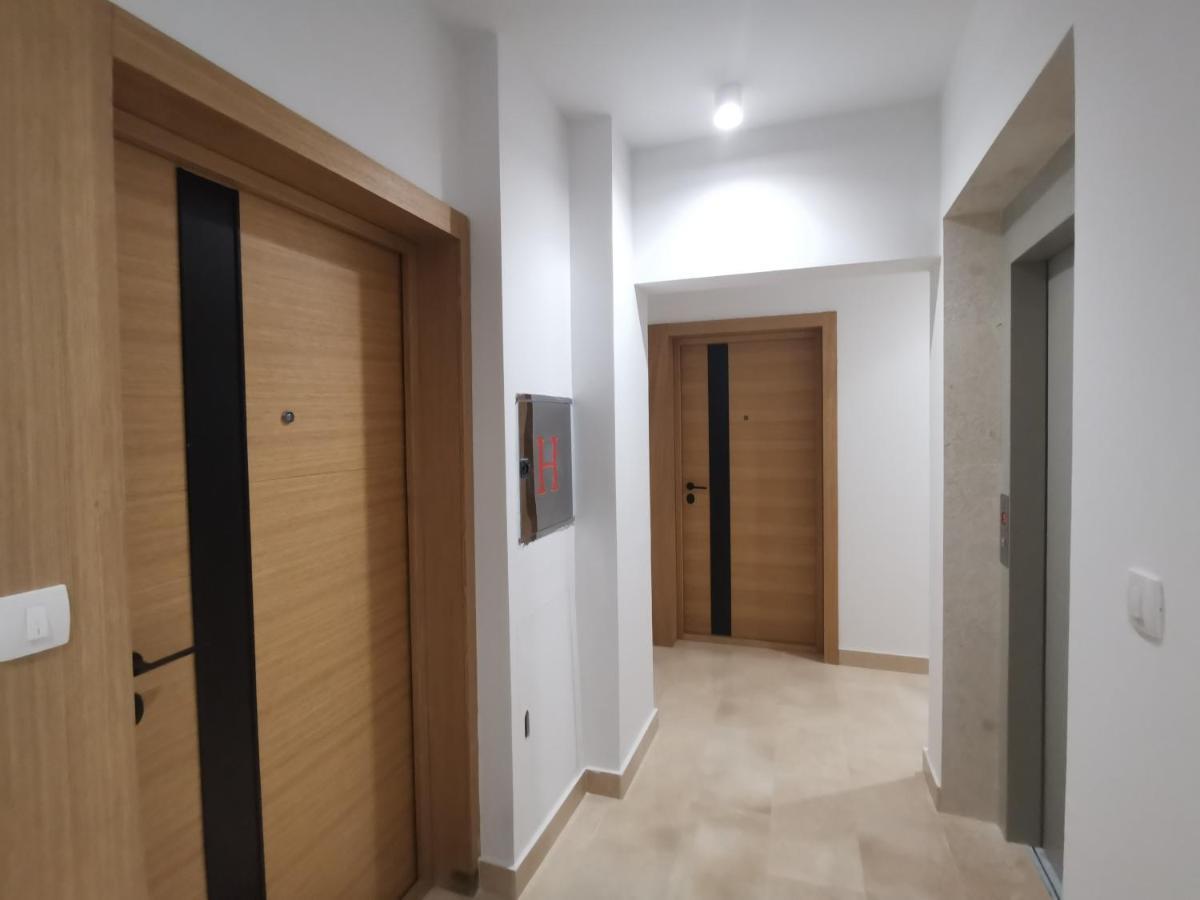 Apartment Lora Zmajeva, 7