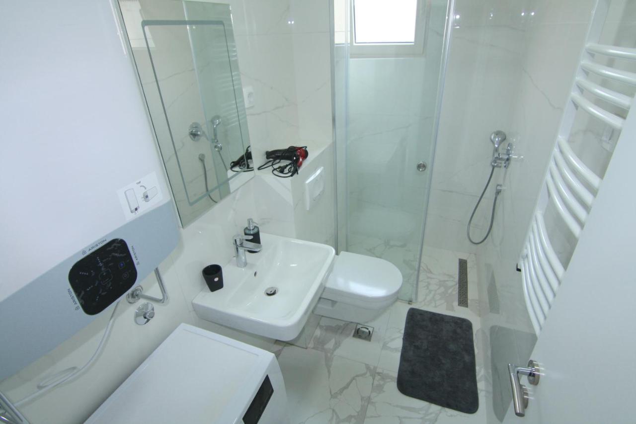 Lora Zmajeva, 7 Apartment Budva