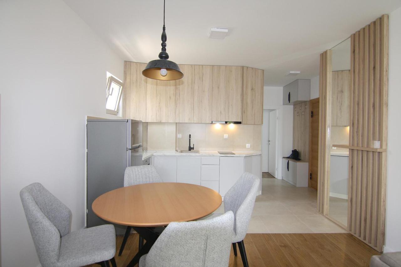 Apartment Lora Zmajeva, 7