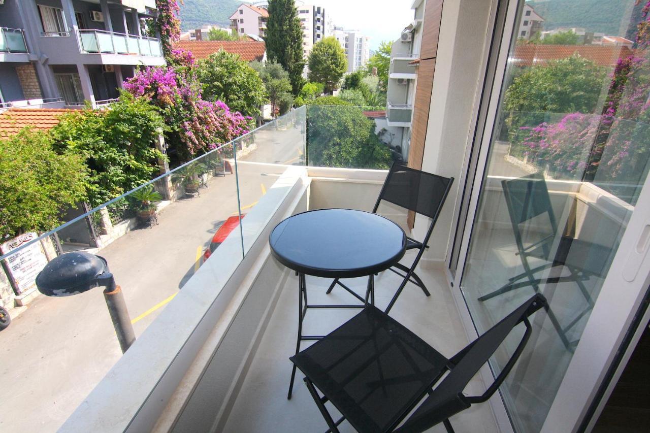 Lora Zmajeva, 7 Apartment *